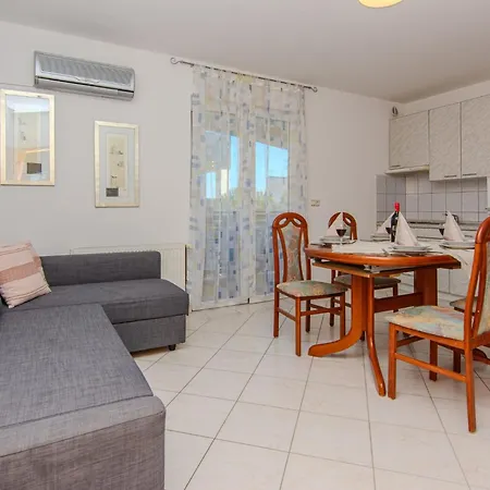 Markovic 2 By Interhome Vir