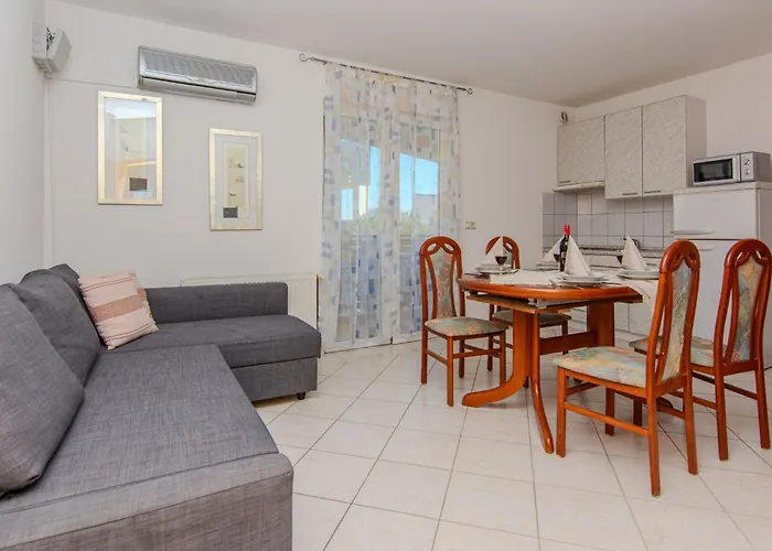 Markovic 2 By Interhome Vir